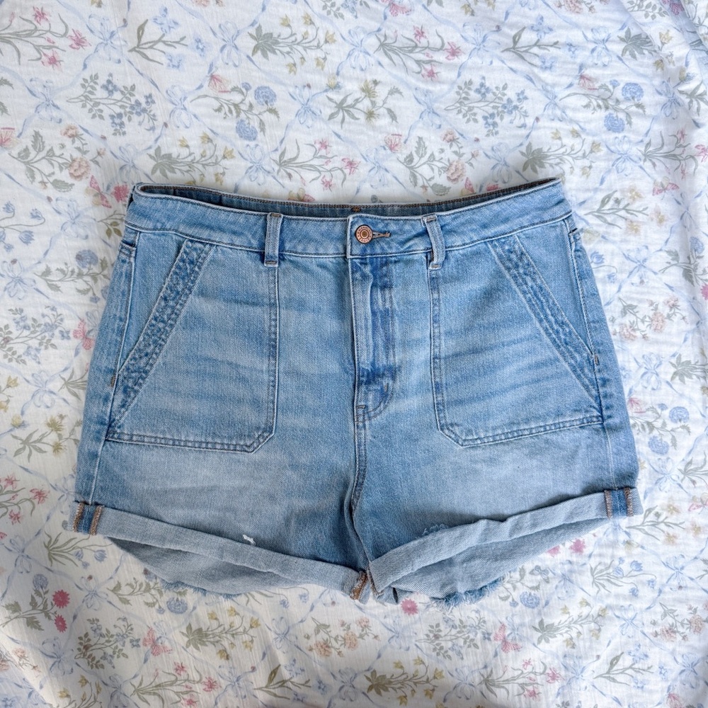 American Eagle High Waisted Mom Shorts
